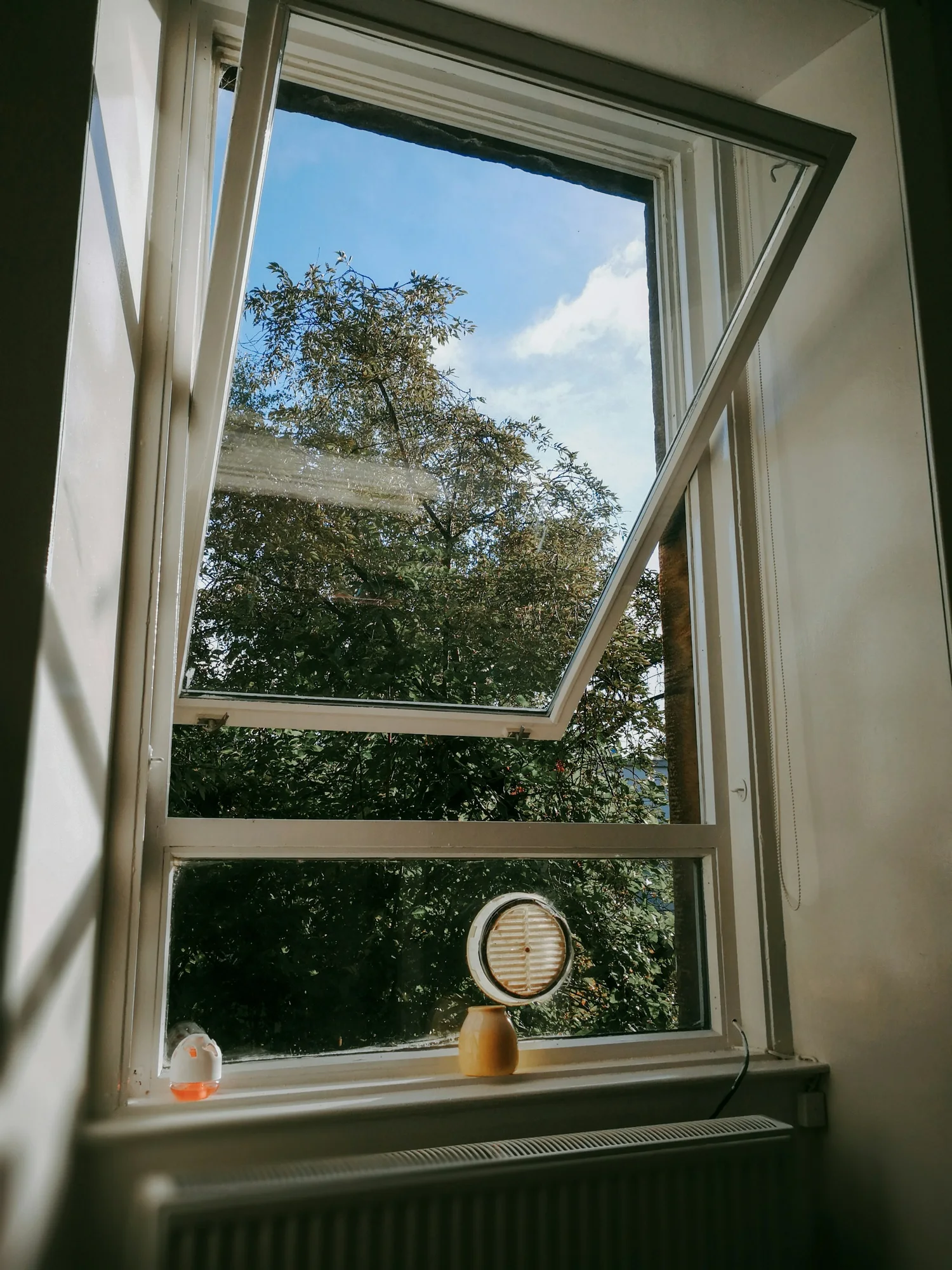 Udestue med glas på hus i Hundested